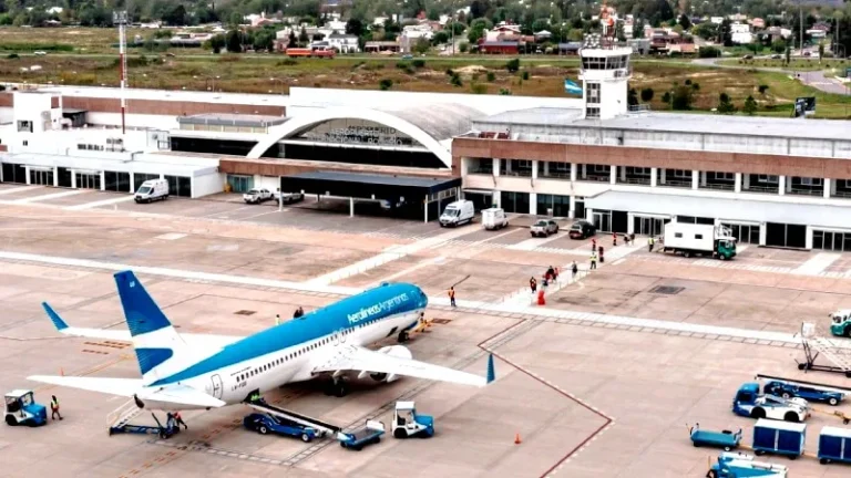 Reactivan ruta Rosario-Madrid tras asumir la provincia el financiamiento total de la obra en la pista del Aeropuerto