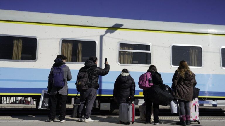 Suspendieron los trenes de Buenos Aires a Tucumán y Córdoba