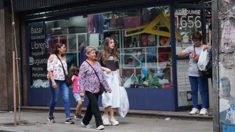 Martes de asueto en Rosario: cómo funcionarán los servicios, bancos y comercios