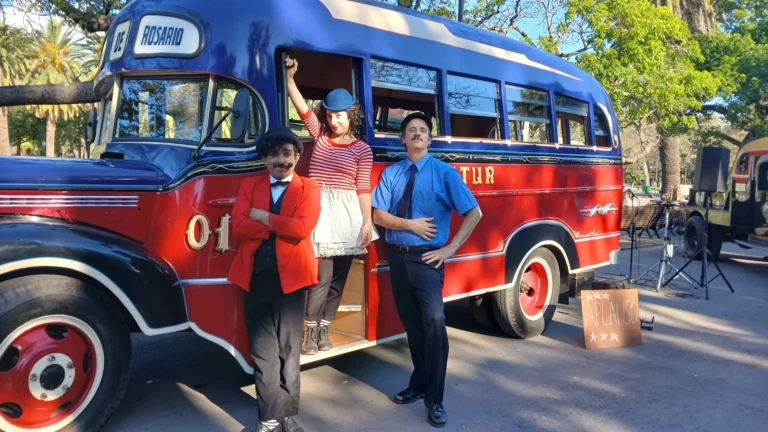 La muestra itinerante 300 años de movilidad se presentará en el parque Alem