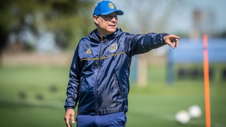 Ariel Holan tiene dos bajas inesperadas en Central para enfrentar a Vélez en Liniers