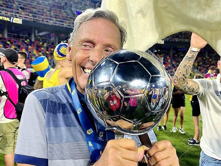 Panorama auriazul: Central prepara un momento muy especial en homenajear a Russo