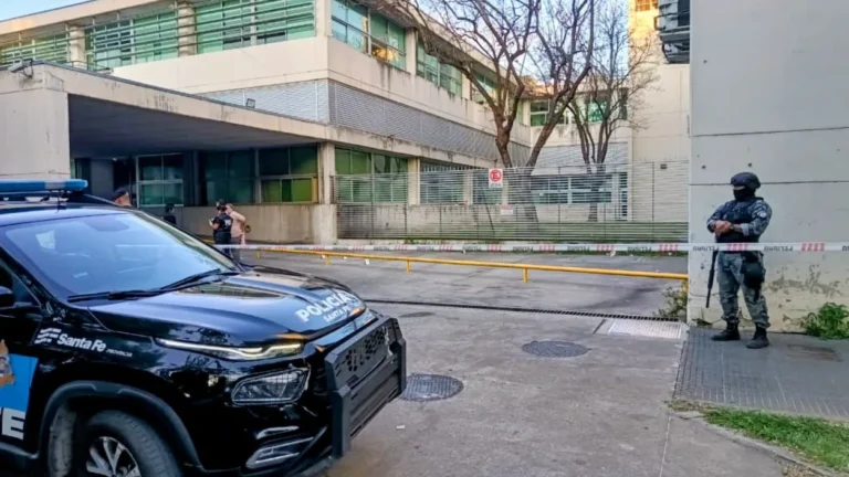 Dos hombres en moto dispararon contra el Heca causando temor en el hospital