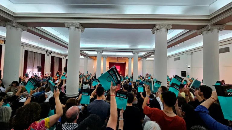 Rosario Por Conocer: 100 historias de una ciudad, concebida de manera autogestiva.