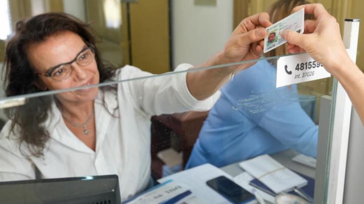 2289101-elecciones-entregan-dni-en-el-registro-civil