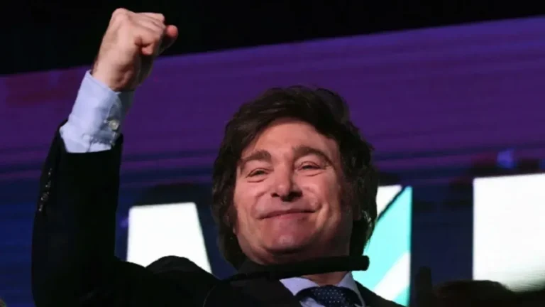 Javier Milei capitalizó la polarización: dio vuelta la elección en PBA, ganó en provincias clave, pero deberá negociar en el Congreso