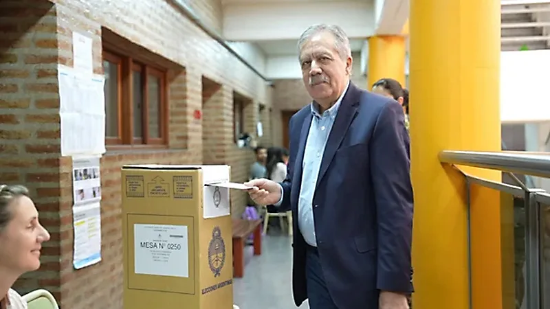 2302183-con-el-70-por-ciento-elias-suarez-del-frente-civico-es-el-nuevo-gobernador-de-santiag68fedda90cf14