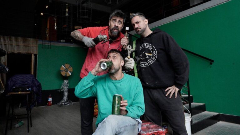 Lo Lumvrise se diversifican: fabrican cerveza con marca propia y abren su bar