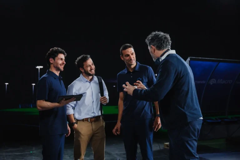 Banco Macro lanzó Valemos Mucho, su nueva campaña junto a Lionel Scaloni