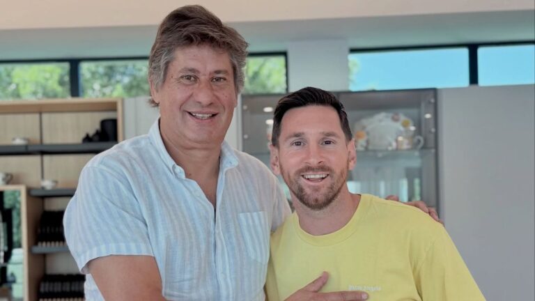 Messi mandó un saludo por las fiestas de fin de año junto a un funcionario santafesino