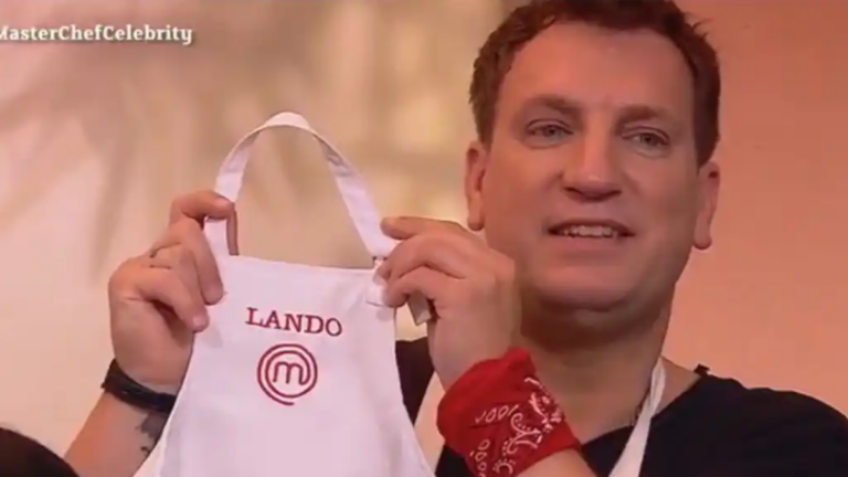 Maxi López recibió un emotivo regalo en su despedida de «MasterChef Celebrity»