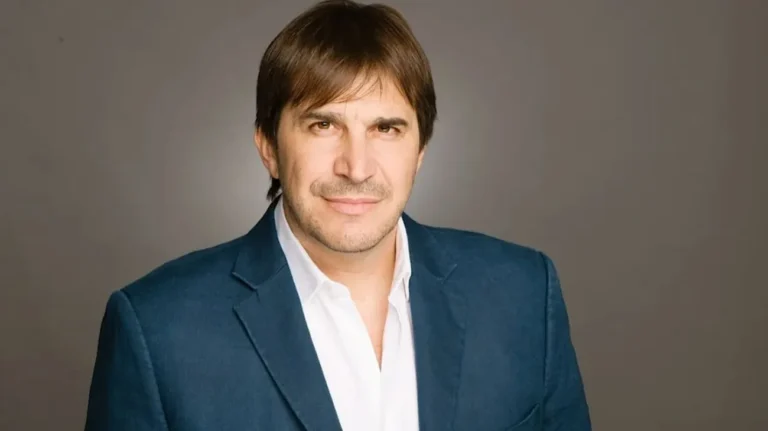 Allanaron la casa del productor teatral Javier Faroni, vinculado a Pablo Toviggino, y le prohibieron salir del país