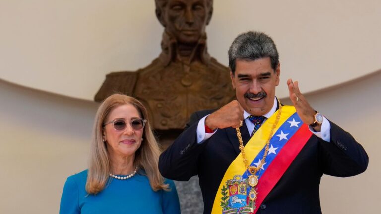 Nicolás Maduro llegó bajo custodia a Estados Unidos tras la detención en Venezuela