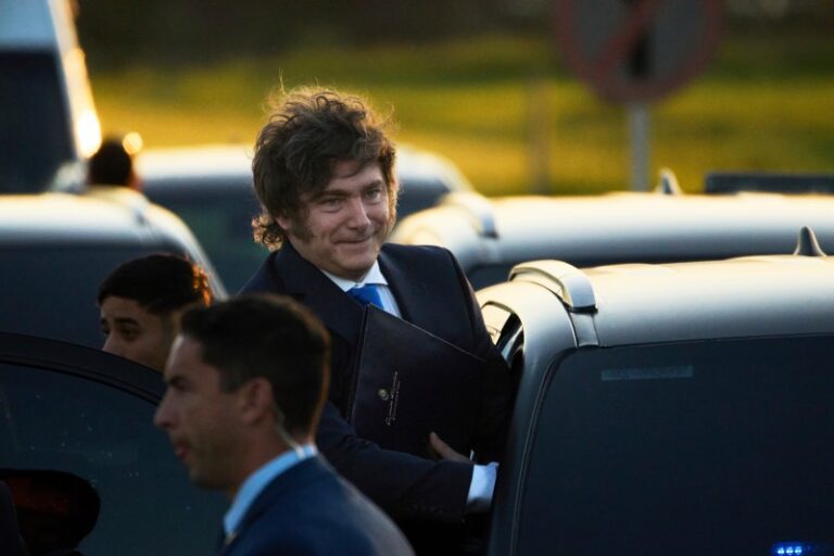 Ex combatientes le exigen a Milei que se retracte de dichos sobre Malvinas y lo acusan de traición a la Patria