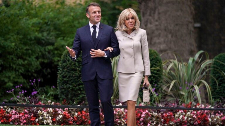 Condenaron a diez personas que afirmaron que la esposa de Macron era transgénero