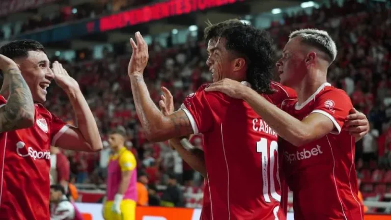 Newells recibe a Independiente en busca de su primer triunfo del año