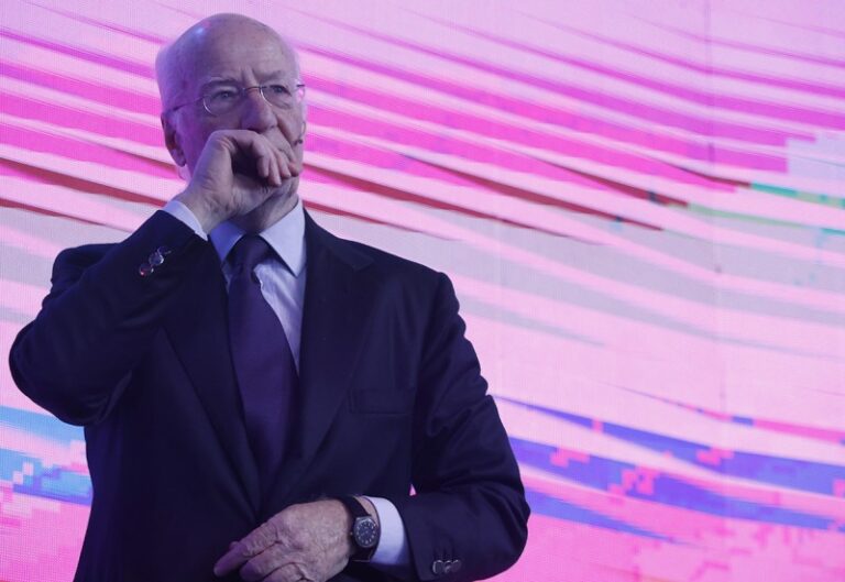 Rocca acusó a Milei de no cuidar la industria nacional como Trump