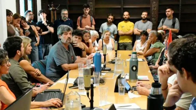 Almacén de las Tres Ecologías: otra jornada con feria solidaria y radio abierta