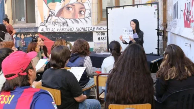 Humanidades y Artes abre la inscripción a los cursos gratuitos de idiomas para estudiantes UNR y público en general