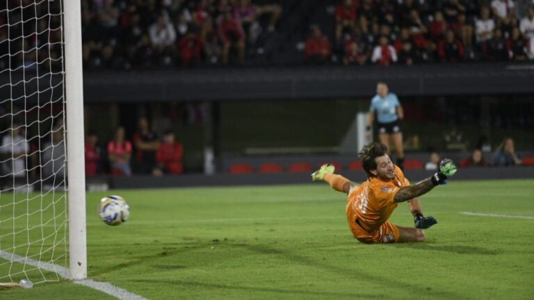 Facundo Guch esquivó al «cocodrilo» y puso a Newell’s arriba por primera vez en el Apertura