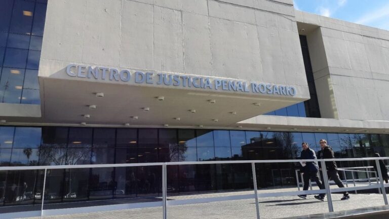 Doce policías condenados por agresiones y vejaciones en las Cuatro Plazas