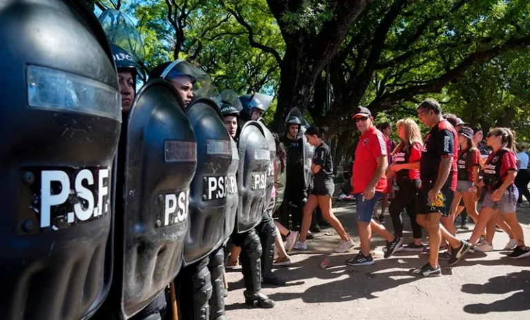 Retiran pasacalles con expresiones de protesta contra la dirigencia de Newells