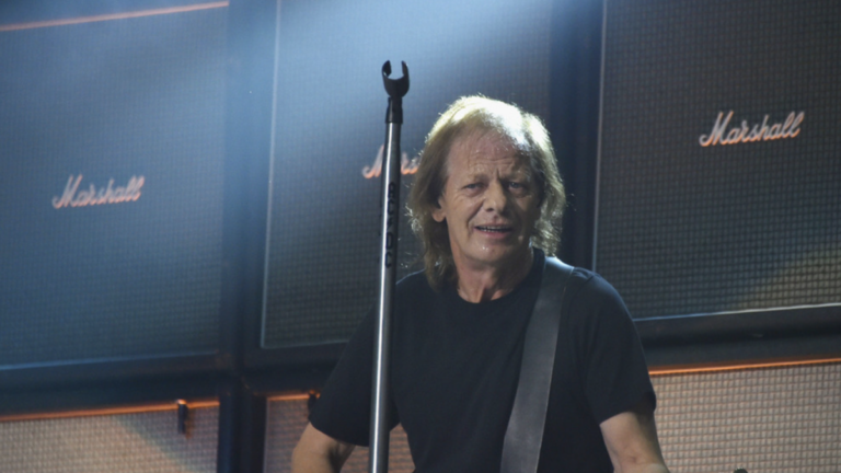 Internaron en Buenos Aires a Stevie Young, guitarrista de AC/DC