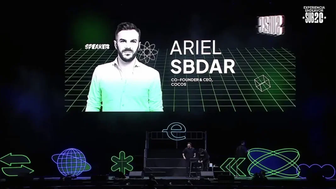 Estudiantes secundarios en el Movistar Arena durante evento de emprendedurismo digital