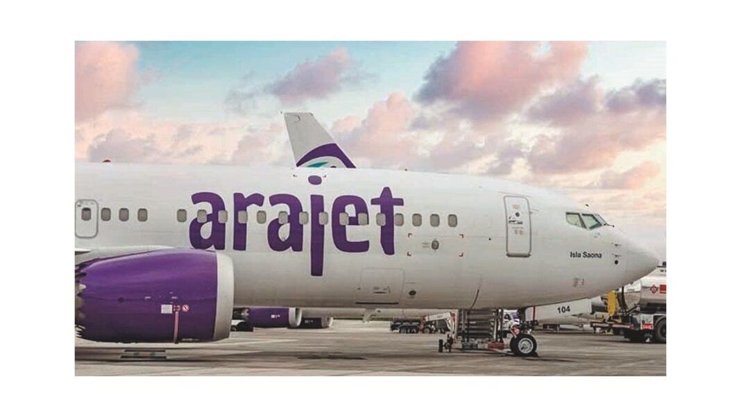 Avión de la aerolínea Arajet en el Aeropuerto Internacional Islas Malvinas de Rosario, Santa Fe.