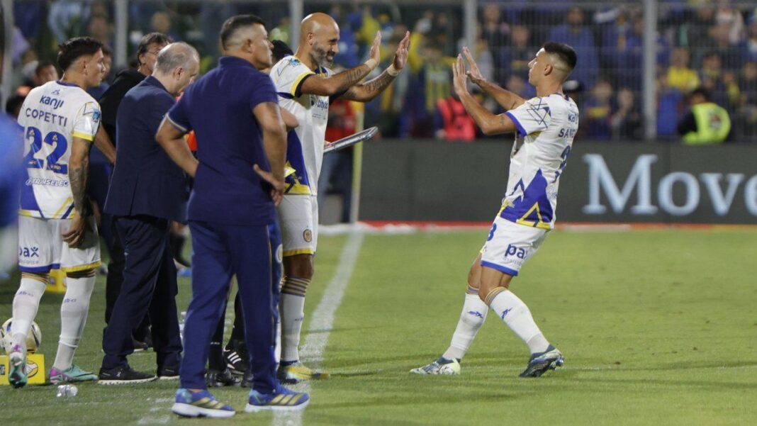 Jorge Almirón, director técnico de Central, durante un entrenamiento del equipo.