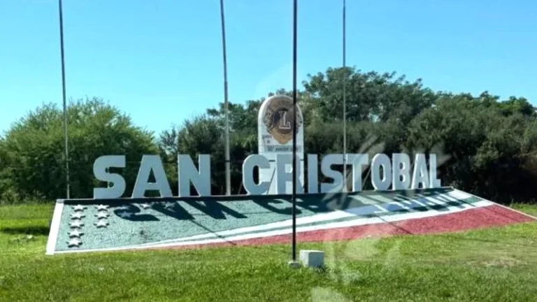 Fachada de la Escuela Normal Mariano Moreno en San Cristóbal, provincia de Santa Fe