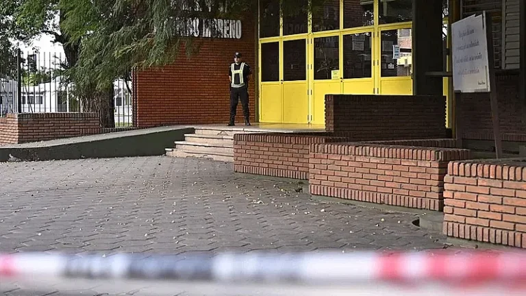 Fachada de la Escuela Normal N°40 en la ciudad de San Cristóbal, Santa Fe.