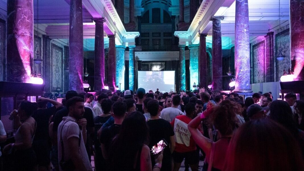 Fachada del Espacio Cultural Universitario (ECU) en la peatonal San Martín de Rosario