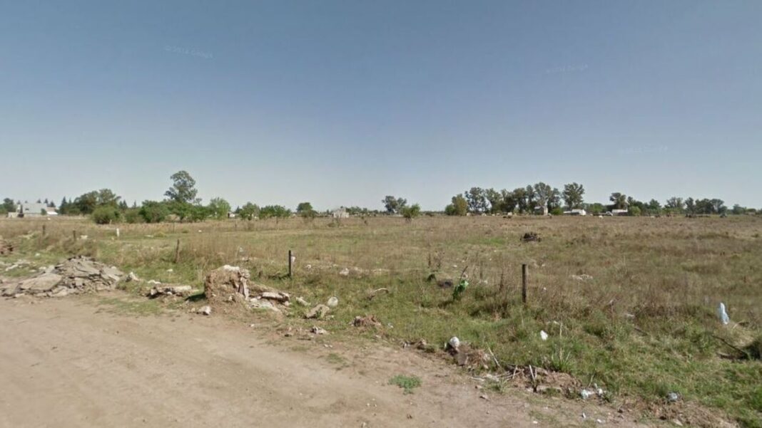 Ilustración genérica de una balanza de la justicia frente a un edificio de tribunales.