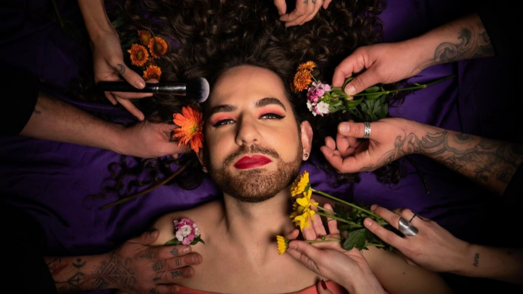 La Ferni durante una presentación musical en el escenario