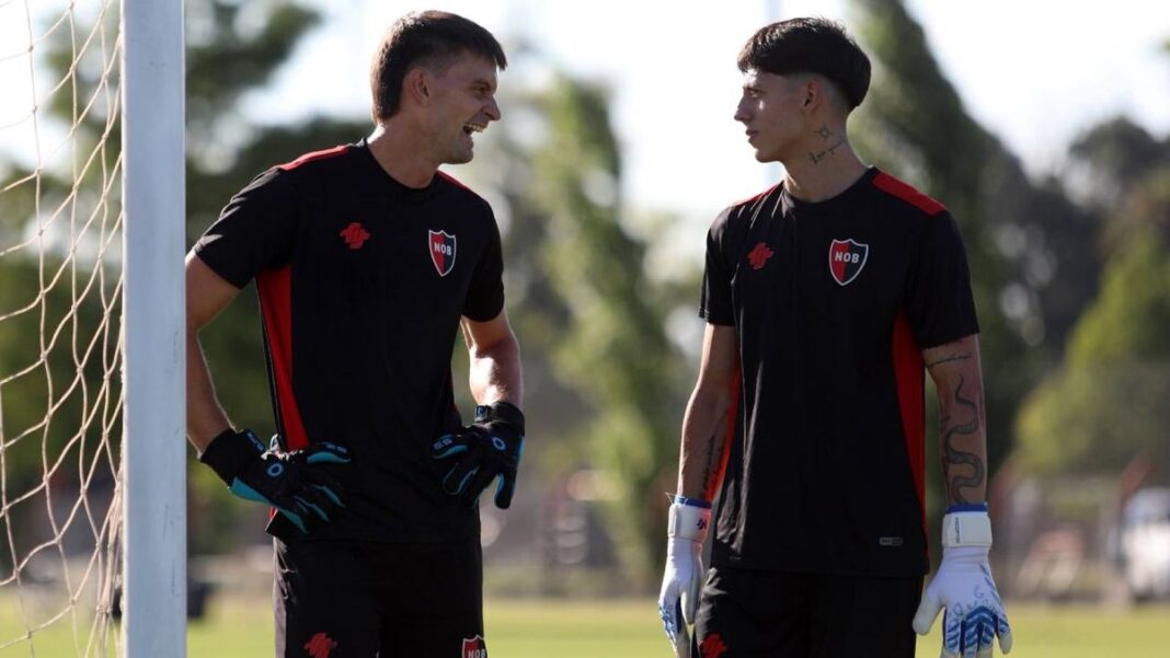 El entrenador de Newell's, Frank Kudelka, durante una práctica del equipo.