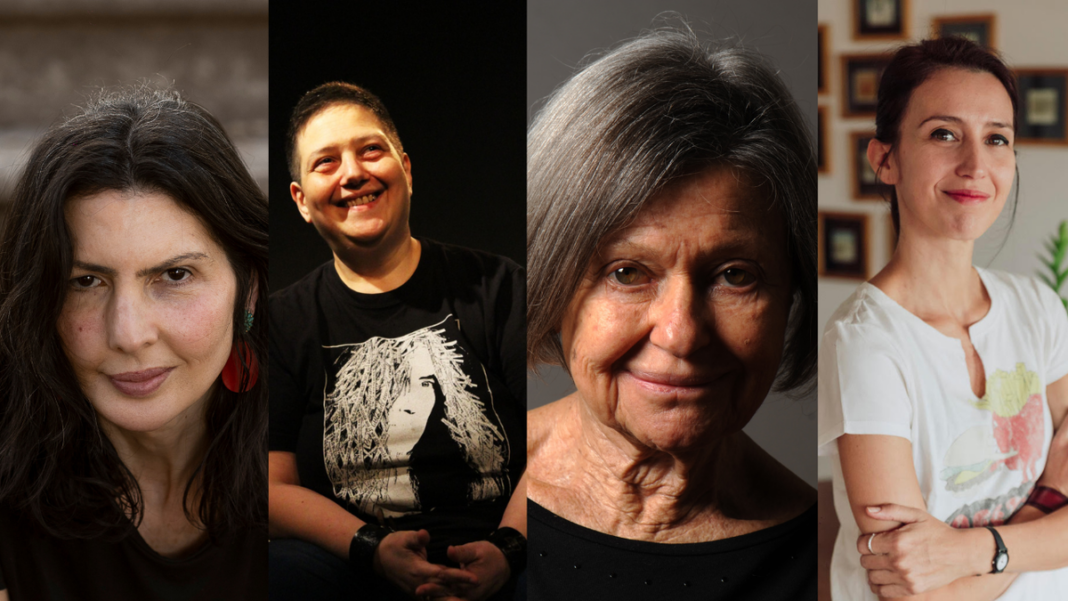 Público participando en una actividad del ciclo ExCéntricas en el Centro Cultural Parque de España de Rosario.