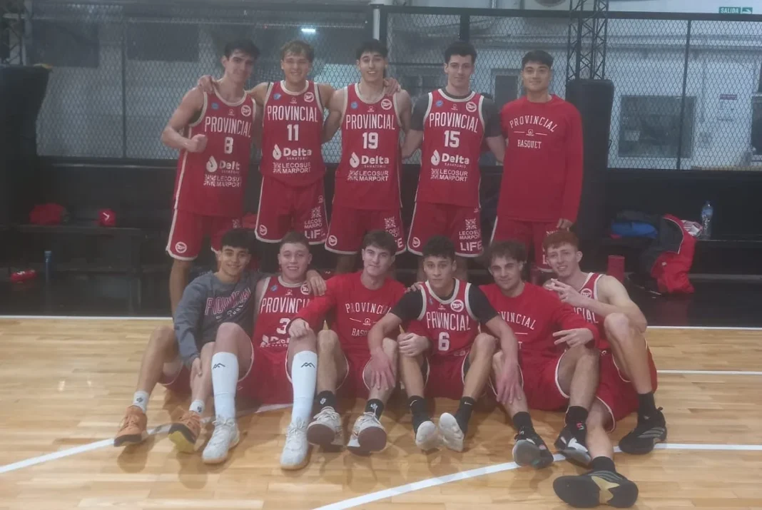 Jugadores de Provincial celebrando la victoria ante Temperley en la Superliga rosarina