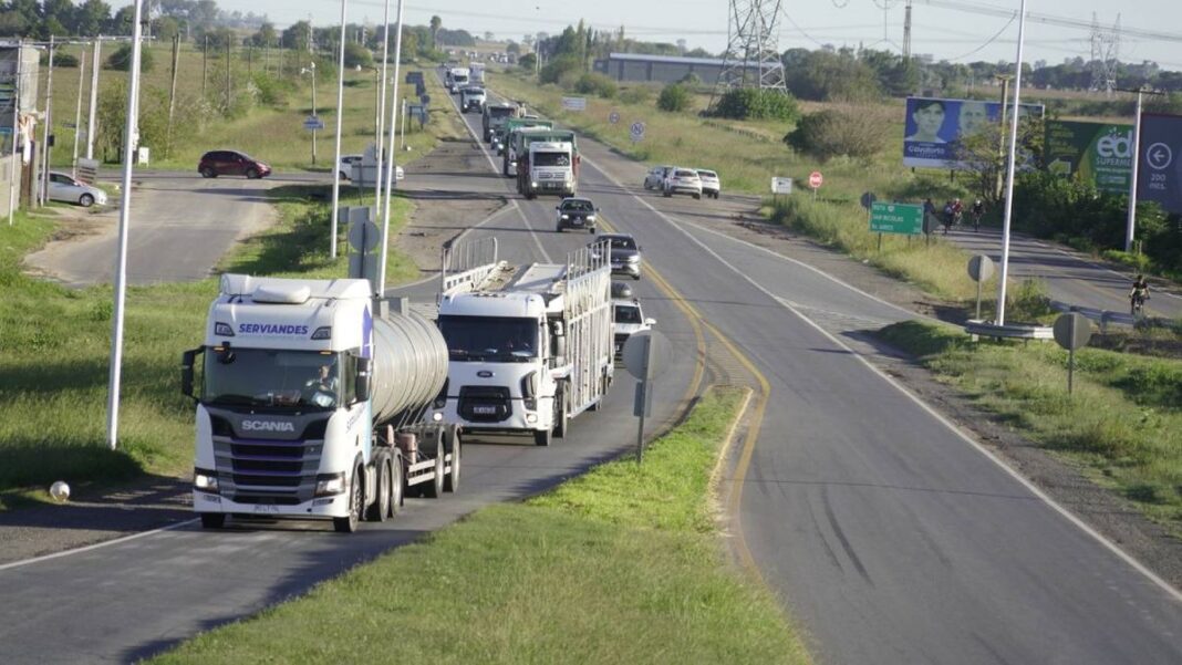 Ruta A012 en la provincia de Santa Fe, en espera de definiciones para su traspaso y mantenimiento.