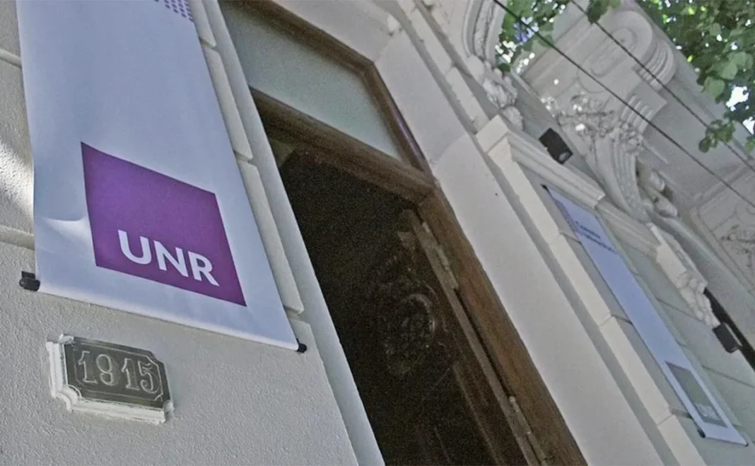 Edificio de la Universidad Nacional de Rosario (UNR), institución destacada en el ranking QS 2026.