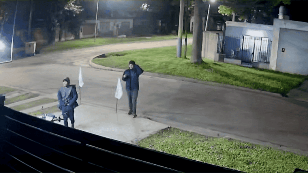 Policía en la escena del robo en Granadero Baigorria