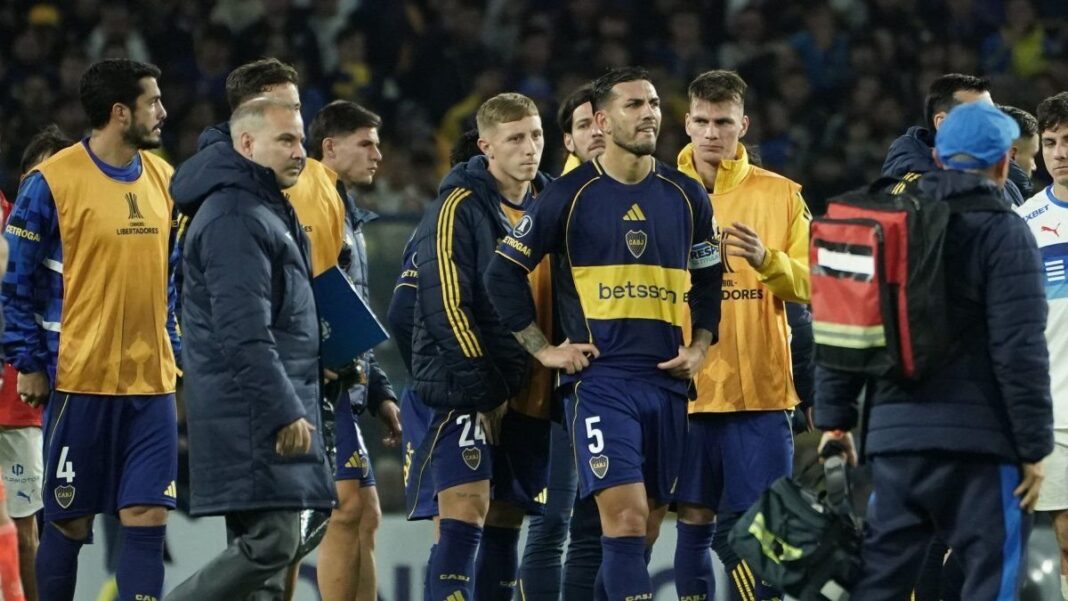 Partido de fútbol entre Boca Juniors y Universidad Católica en la Bombonera