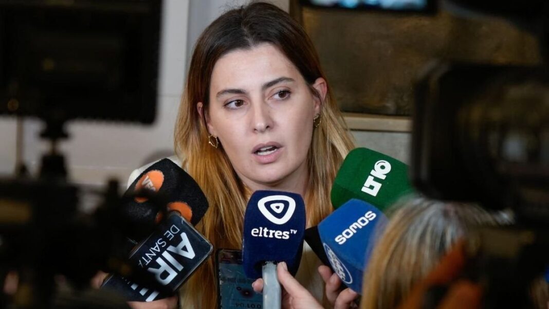 Diputada Lionella Cattalini en conferencia de prensa sobre corrupción judicial en Rosario