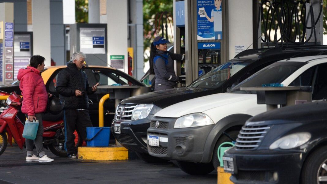 Surtidor de YPF en una estación de servicio de Santa Fe