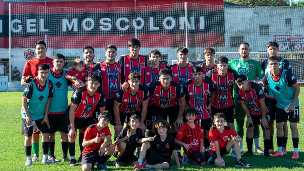 Partido de fútbol de la Copa Santa Fe entre equipos de la Asociación Rosarina