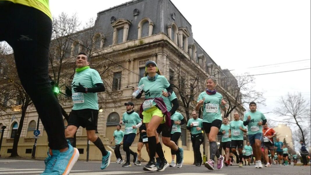 Corredores en la Media Maratón Ciudad de La Plata