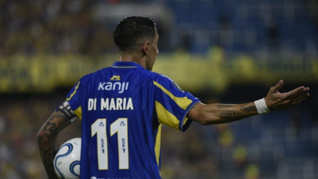 Ángel Di María falla un penal ante el arquero Rodrigo Morínigo en el Gigante de Arroyito