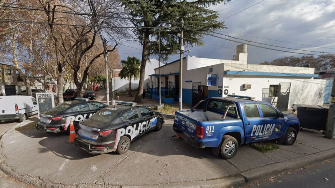 Policía detenido en comisaría de Santa Fe