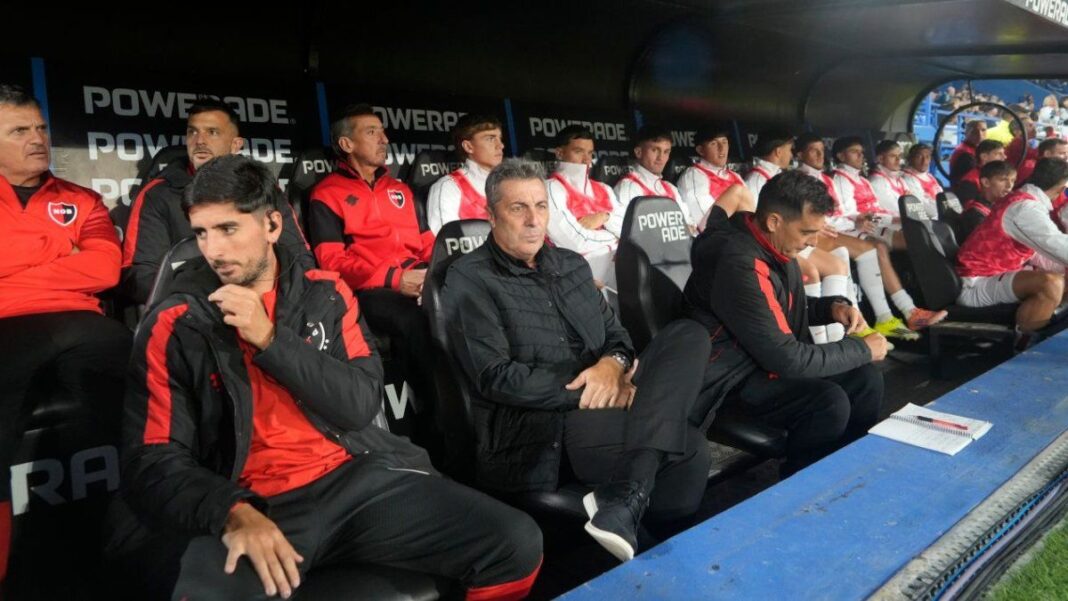 Frank Kudelka, entrenador de Newell's Old Boys, en conferencia de prensa