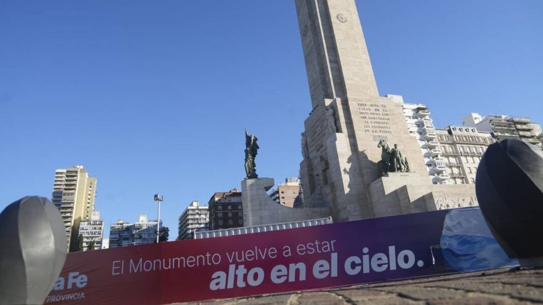Vista del Monumento a la Bandera durante las obras de refacción